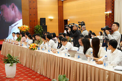 <a href="/thi-truong" title="Thị trường" rel="dofollow">Thị trường</a>