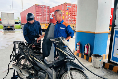 <a href="/thi-truong" title="Thị trường" rel="dofollow">Thị trường</a>