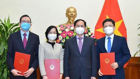 Bộ Ngoại giao bổ nhiệm 3 tân Vụ trưởng
