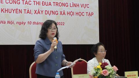 Sớm phát động phong trào cả nước thi đua khuyến học, khuyến tài