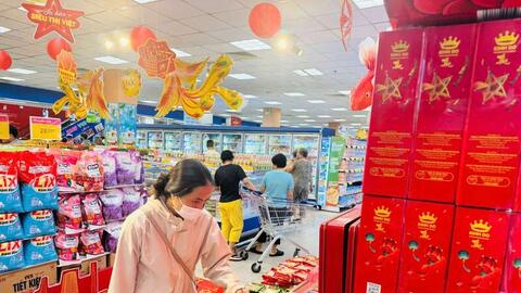 Bánh Trung thu Việt chiếm thế thượng phong trong giỏ quà tặng