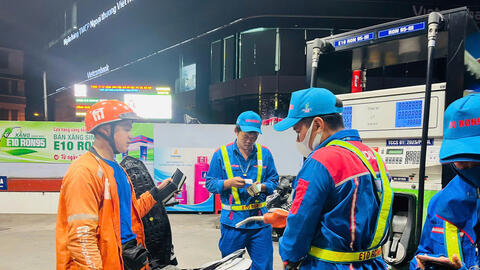 Giá xăng dầu hôm nay 29/12/2025: Tiếp tục giảm sâu