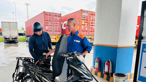 Giá xăng dầu hôm nay 28/1/2026: Tăng mạnh gần 3%