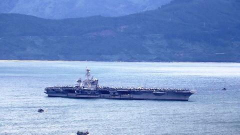 Hôm nay "đại bàng vàng" USS Carl Vinson của Hạm đội 7 Mỹ rời Đà Nẵng