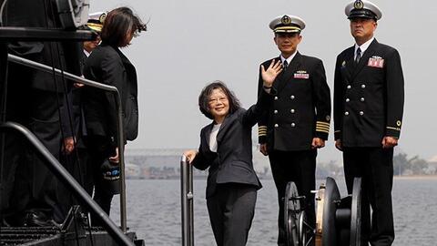 Mỹ bật đèn xanh cho Đài Loan, 2 bộ lớn của Trung Quốc đồng thanh thị uy