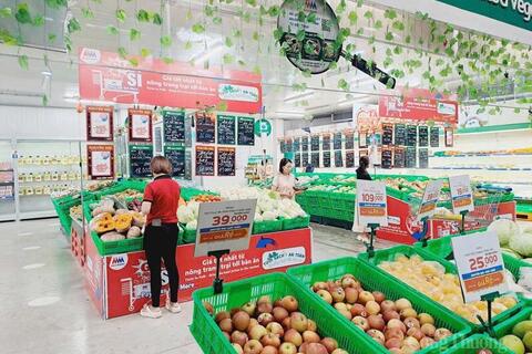 Doanh nghiệp bán lẻ chuẩn bị nguồn hàng ứng phó bão số 10