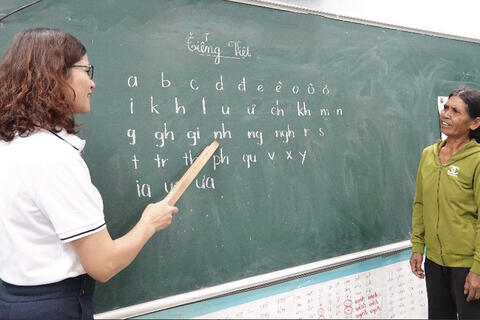 Xóa mù chữ trong giai đoạn mới: Không để ai bị bỏ lại phía sau