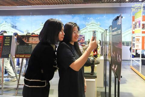 Kết nối thế hệ trẻ với rối nước truyền thống bằng công nghệ AR