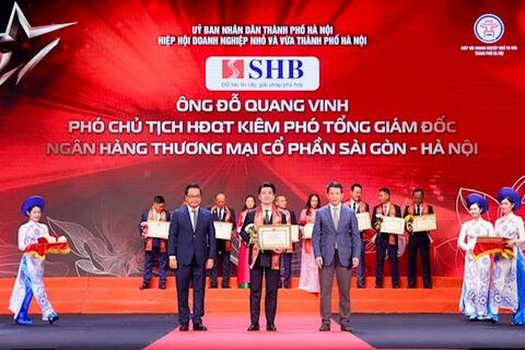 UBND TP. Hà Nội trao tặng Bằng khen cho SHB tại Lễ tôn vinh Doanh nhân, Doanh nghiệp Thăng Long 2025