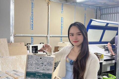 Thị trường quà Tết: Xu hướng tự chọn, tự đóng gói quà được quan tâm