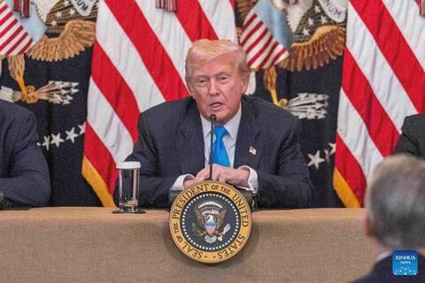 Ông Trump tuyên bố không còn nghĩ thuần túy về hòa bình