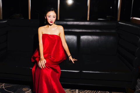 Lý do Mỹ Tâm bị chê và Văn Mai Hương được khen khi lấn sân phim ảnh