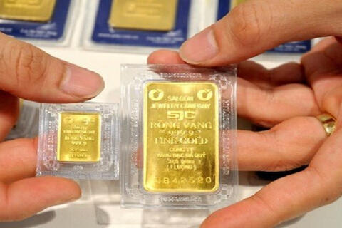 Giá vàng hôm nay 27/3: Đồng loạt giảm