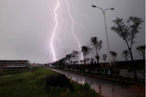 34 tỉnh, thành chủ động ứng phó với dông, lốc, mưa đá trong thời kỳ chuyển mùa