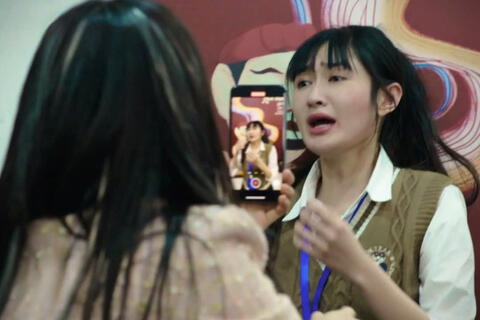 Bước chân vào đời tập 16: Hưng xuất hiện giải vây cho Trang