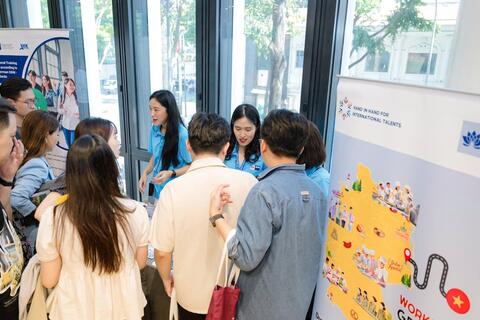 Khởi động chiến dịch thông tin “Hành trình đến Đức”