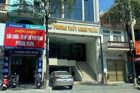 Thầy phong thủy tác oai tác quái là do còn nhiều người mê tín