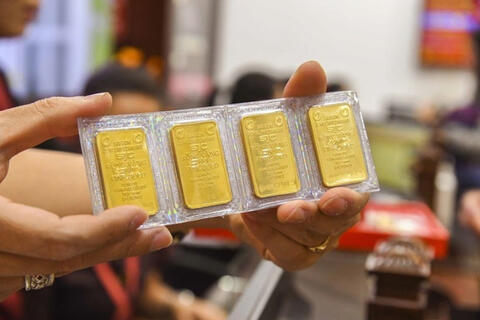 Giá vàng ngày 3/4: Vàng trong nước và thế giới đồng loạt giảm