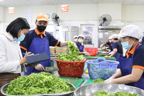 Bắc Ninh: Kiểm tra đột xuất, siết chặt ATTP trong bếp ăn trường học