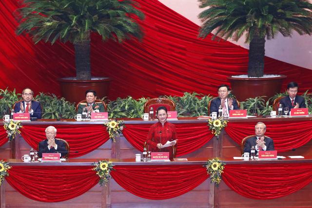200 Ủy viên Ban Chấp hành Trung ương Đảng khóa XIII ra mắt Đại hội - Ảnh 1. 200 Ủy viên Ban Chấp hành Trung ương Đảng khóa XIII ra mắt Đại hội - Ảnh 1.
