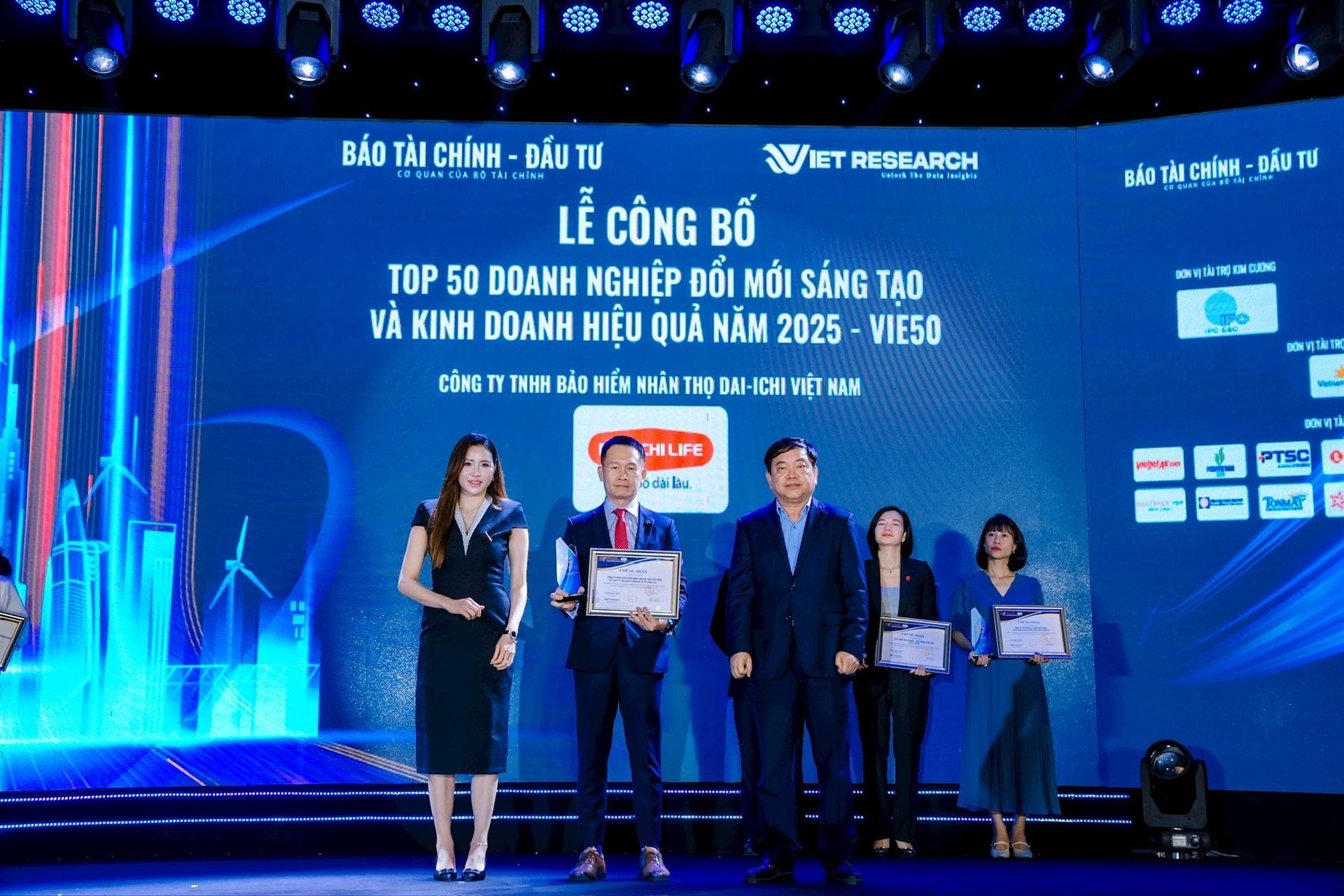 hinh-nhan-giai-vie50.jpg
