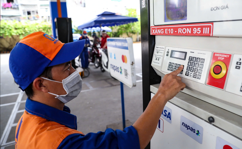 Trong kỳ điều hành ngày mai (21/8), giá xăng được dự báo tăng trở lại. Ảnh: Minh Hoàng
