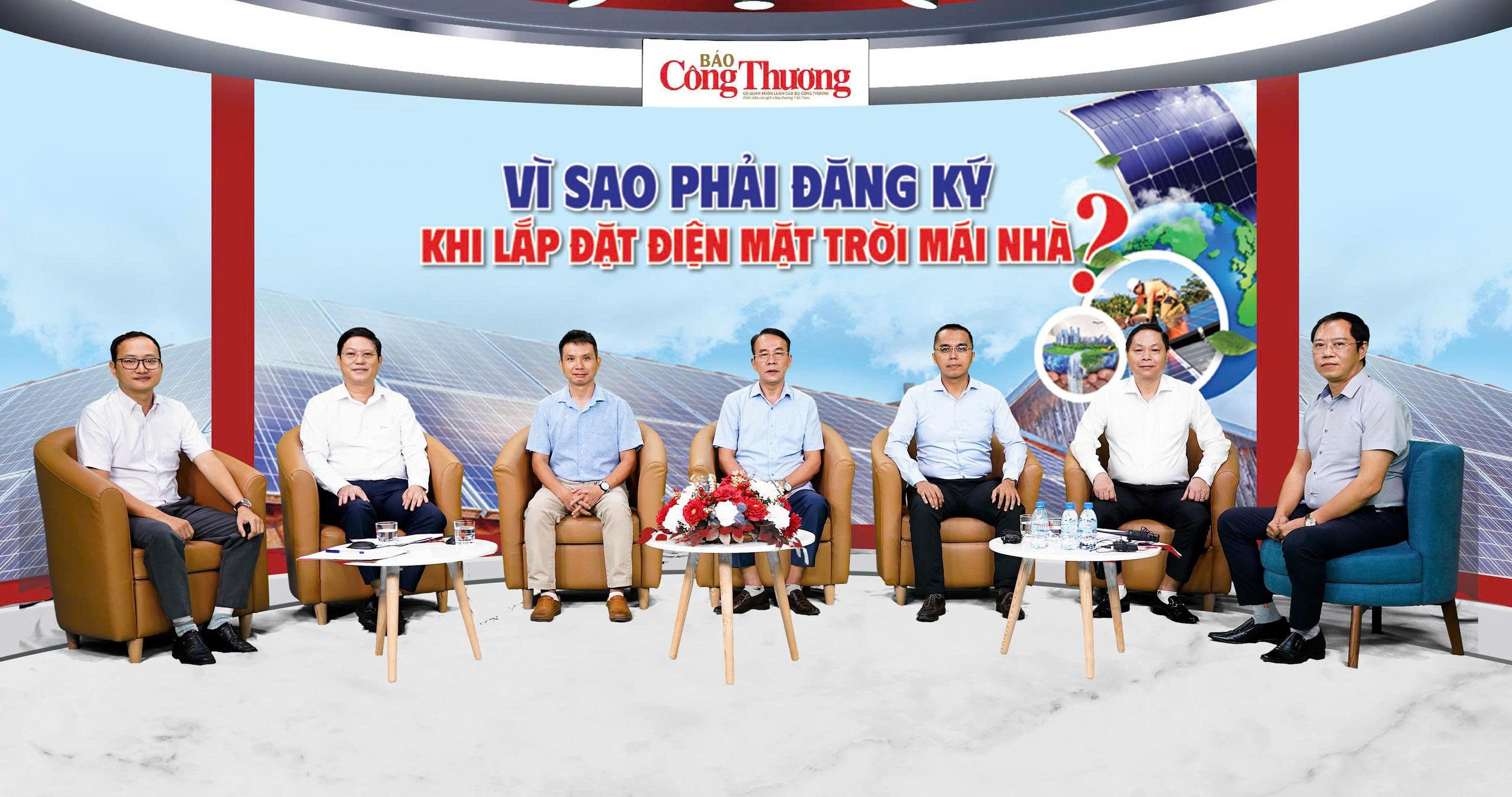 Các chuyên gia, khách mời tham gia tọa đàm.