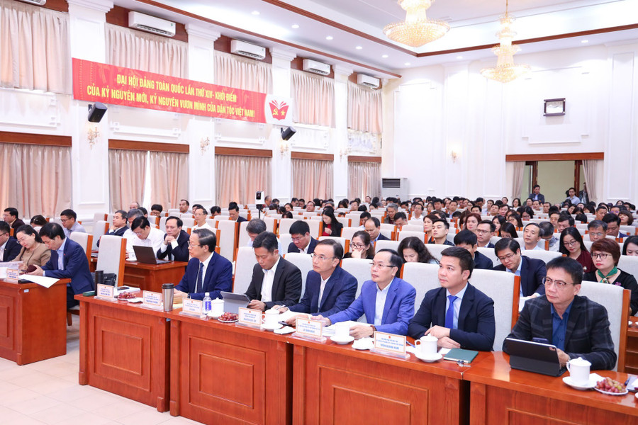 Các đại biểu tham dự hội nghị. img-0674.jpg