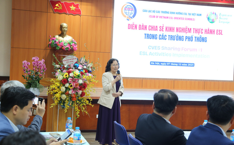 NGND Nguyễn Thị Hiền, Chủ tịch Hội đồng trường Trường Tiểu học Đoàn Thị Điểm - Hà Nội chia sẻ tại diễn đàn. 1f2a2053.jpg