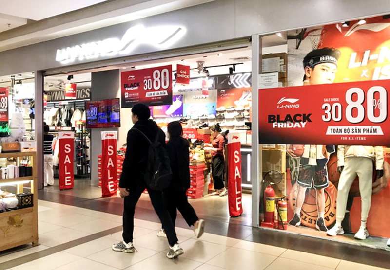 Sự kiện gắn với dịp giảm giá Black Friday đã góp phần kích cầu tiêu dùng dịp cuối năm. Ảnh: VGP/Thùy Linh