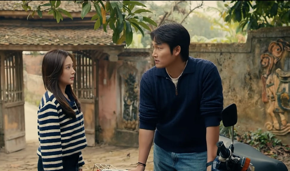 Mai và Trung bắt đầu thân thiết trong tập 8 phim “Ngược đường ngược nắng“. Ảnh: VFC.