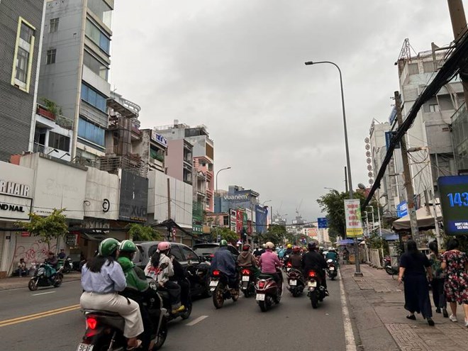 Nguyên nhân nhiều nơi ở TPHCM có mưa dông, mát mẻ sáng nay