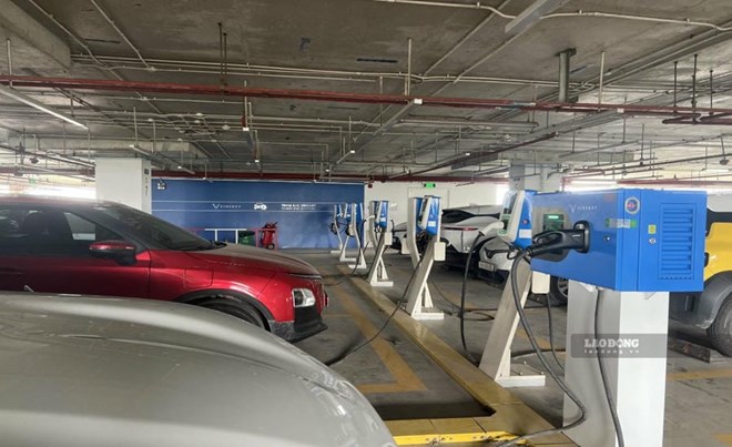 Đề xuất nhiều quy chuẩn về trụ sạc, trạm sạc xe điện