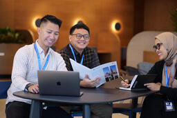 Indonesia: Đầu tư cho giáo dục xuyên quốc gia