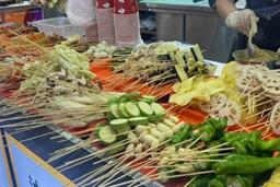 Tăng mức phạt, quản lý chặt thức ăn đường phố