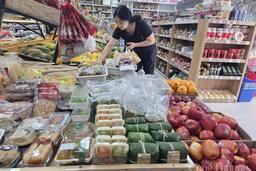 Thị trường thực phẩm dịp Rằm tháng Giêng ổn định, nguồn cung dồi dào