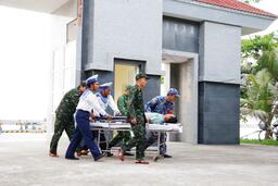 Ngư dân đột quỵ trên tàu cá được cấp cứu kịp thời ở Trường Sa