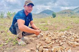 Gia Lai: Mì phơi đồi, sinh kế mùa khô của đồng bào Jrai, Bahnar