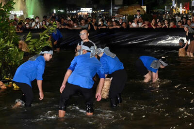 <a href="/tin-tuc" title="Tin tức" rel="dofollow">Tin tức</a>