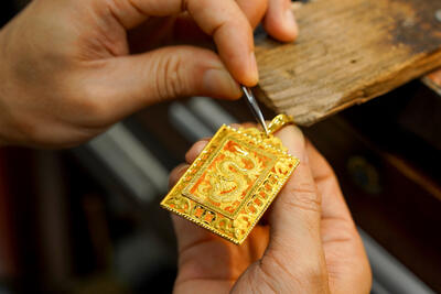 <a href="/thi-truong" title="Thị trường" rel="dofollow">Thị trường</a>