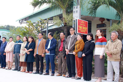 <a href="/tin-tuc" title="Tin tức" rel="dofollow">Tin tức</a>