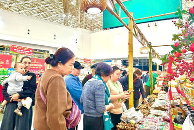 <a href="/thi-truong" title="Thị trường" rel="dofollow">Thị trường</a>