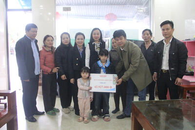 <a href="/tin-tuc" title="Tin tức" rel="dofollow">Tin tức</a>