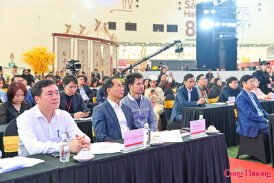 <a href="/su-kien" title="Sự kiện" rel="dofollow">Sự kiện</a>