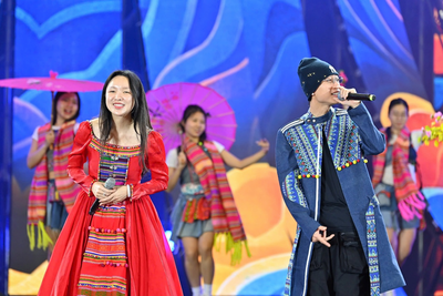 <a href="/giai-tri" title="Giải trí" rel="dofollow">Giải trí</a>