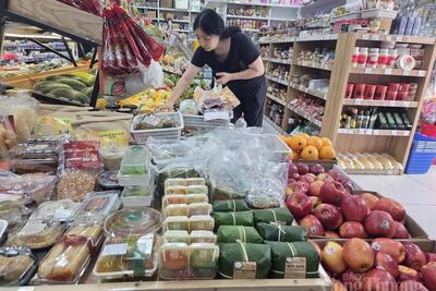 <a href="/thi-truong" title="Thị trường" rel="dofollow">Thị trường</a>