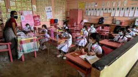 Sri Lanka: Hoãn thi học kỳ vì thiếu giấy