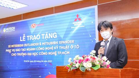 HUTECH được Mitsubishi Motors Vietnam tặng 2 ô tô phục vụ đào tạo