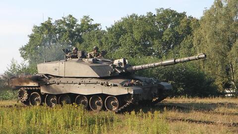 Ba Lan thông báo gửi xe tăng cho Ukraine