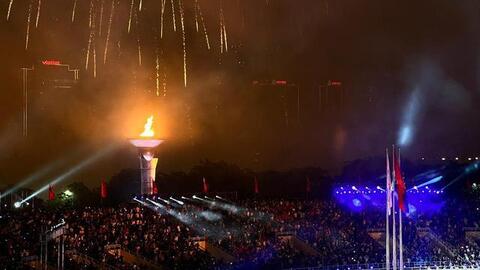 Những khoảnh khắc ấn tượng nhất lễ khai mạc SEA Games 31: Pháo hoa thắp sáng "chảo lửa" Mỹ Đình, những nụ cười tươi ánh lên niềm tự hào dân tộc đã lâu rồi mới thấy!